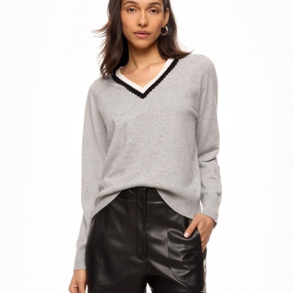 CeCe Heather Gray Sweater with Dark Trim - Picture 1 of 5